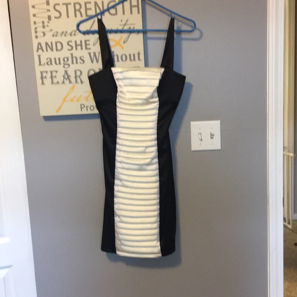 3/9 dollar sale size 3 junior dress